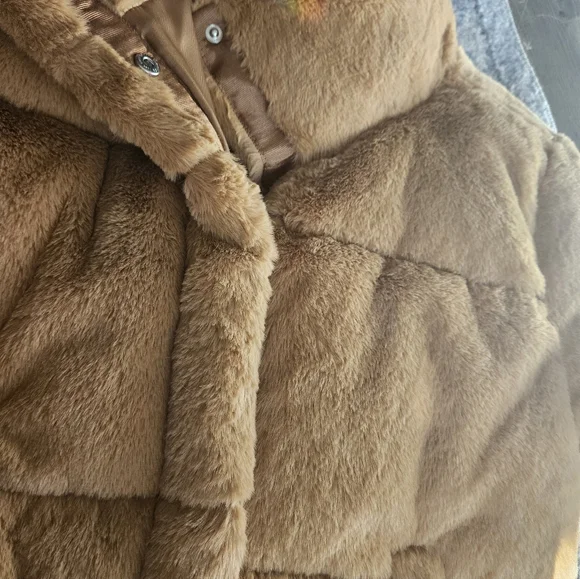 NWT Abercrombie & Fitch Faux Fur Mini Puffer Jacket - Picture 4 of 7